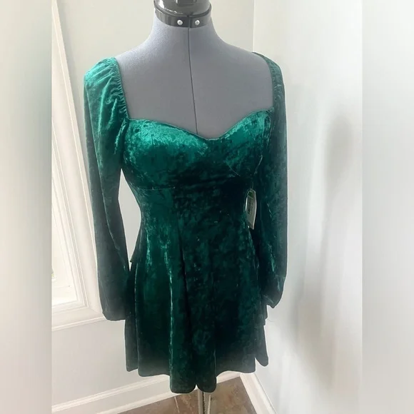 NWT City Vibe Sz S Long-Sleeve Hunter Green Stretchy Crushed Velvet Dress - Picture 3 of 16